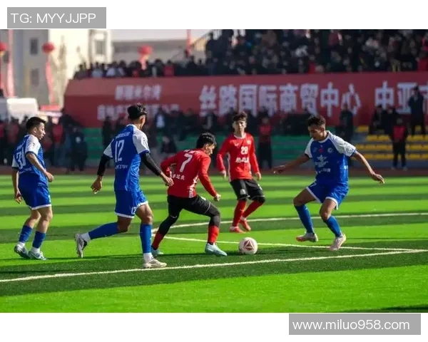 黄俊杰:从青训小将到足球场上的璀璨明星之路